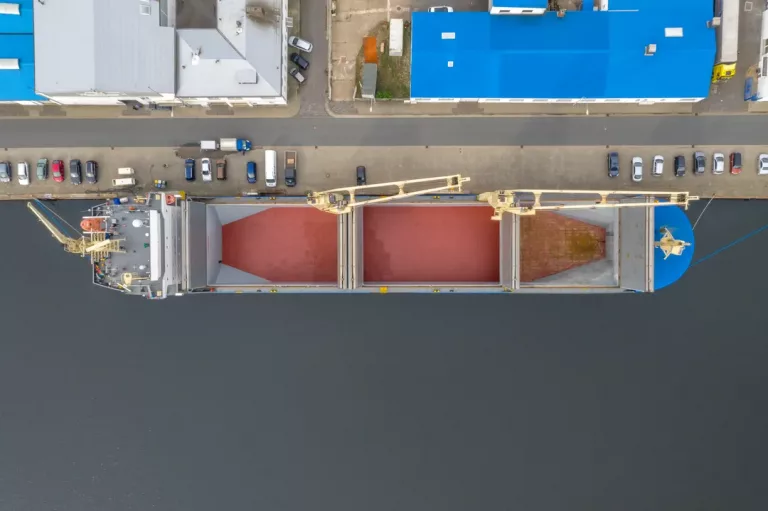 Drohnen-Aufnahmen von einem Schiff in Bremerhaven