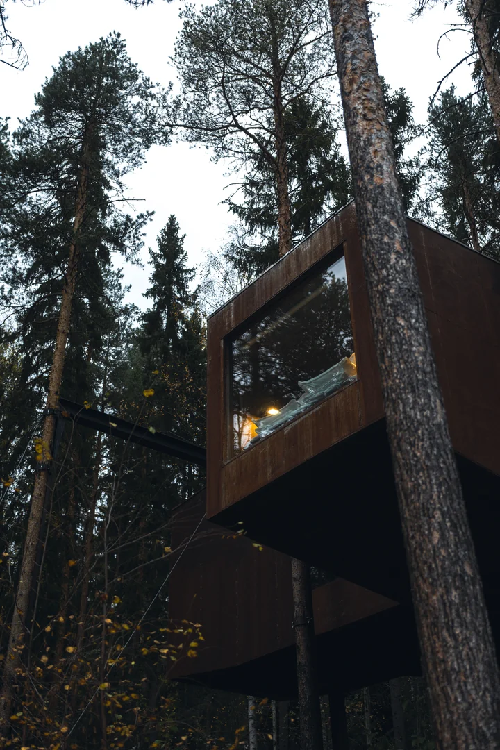 Schweden Reise 2023 Architekturfotografie Baumhaus Resort Treehotel (13)