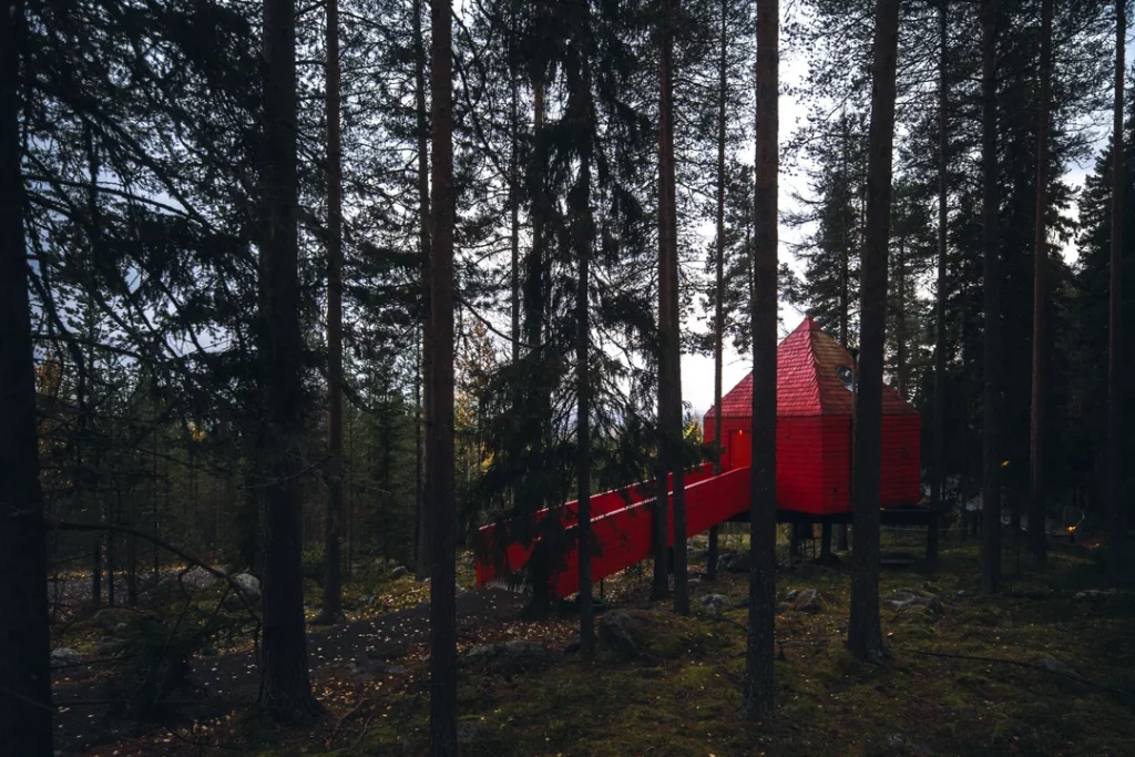 Schweden Reise 2023 Architekturfotografie Baumhaus Resort Treehotel (23)