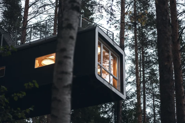 Schweden-Reise: Übernachten in einzigartigen Baumhäusern beim Treehotel