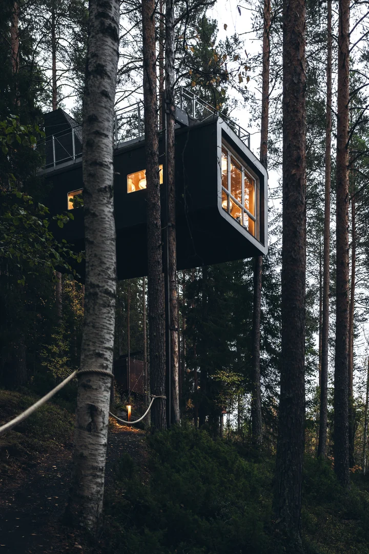 Schweden Reise 2023 Architekturfotografie Baumhaus Resort Treehotel (26)
