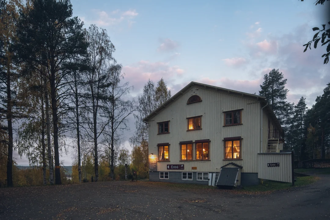 Schweden Reise 2023 Architekturfotografie Baumhaus Resort Treehotel (28)