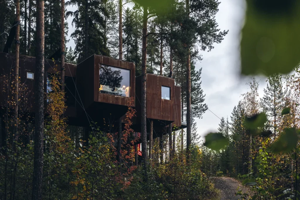 Schweden Reise 2023 Architekturfotografie Baumhaus Resort Treehotel (3)